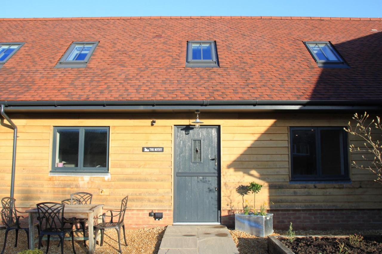 Charming And Luxury Retreats On Our Farm Villa Billingshurst Buitenkant foto